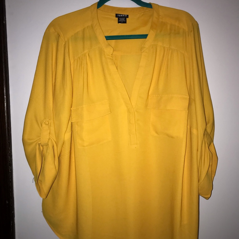EUC 3/4 sleeve Torrid Harper Blouse yellow size 2